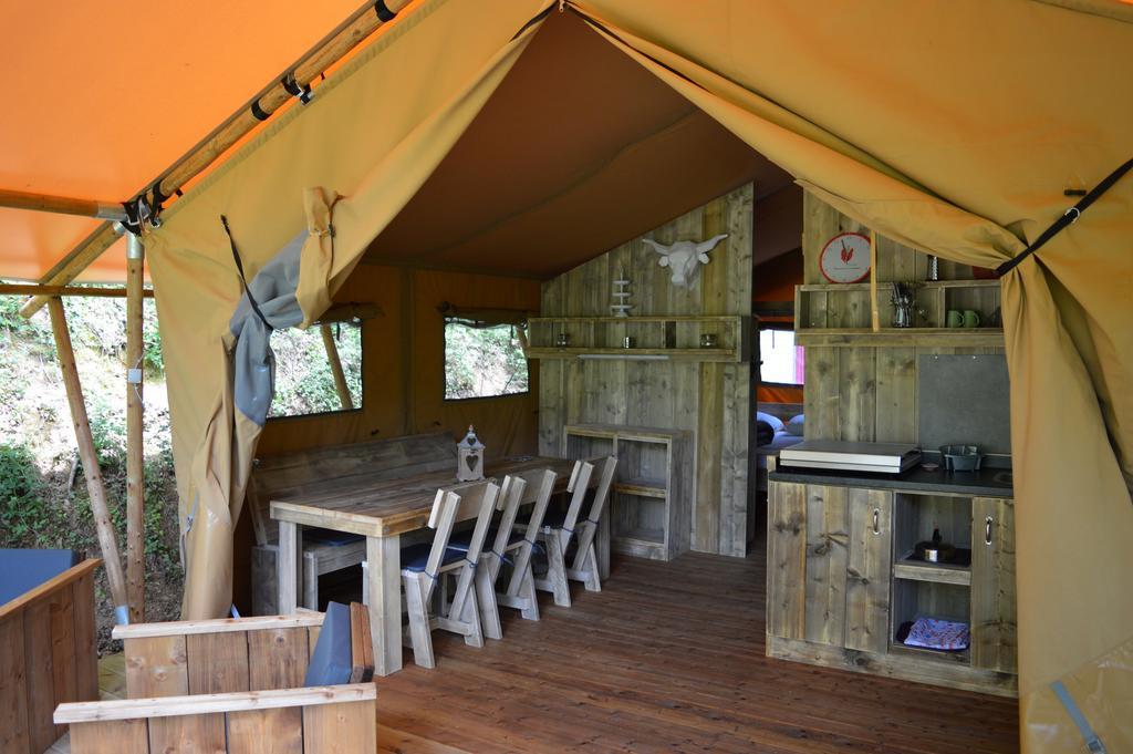 Camping Moulin De Chaules Saint-Constant Zewnętrze zdjęcie